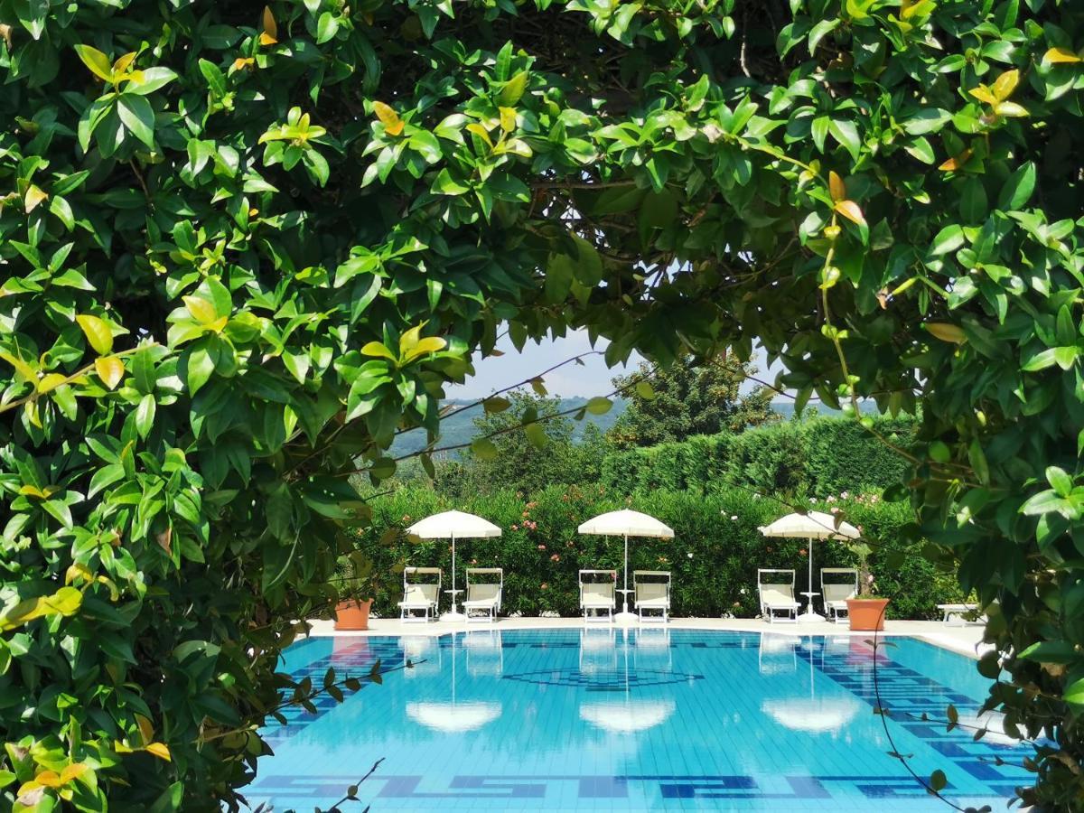 Villa Serena Agriturismo Монтебеллуна Экстерьер фото